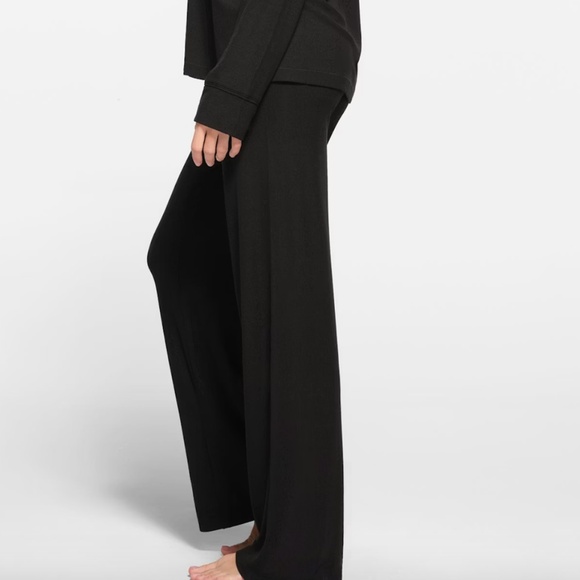 NWT SKIMS Soft Lounge Ribbed Sleep Set - Picture 2 of 4